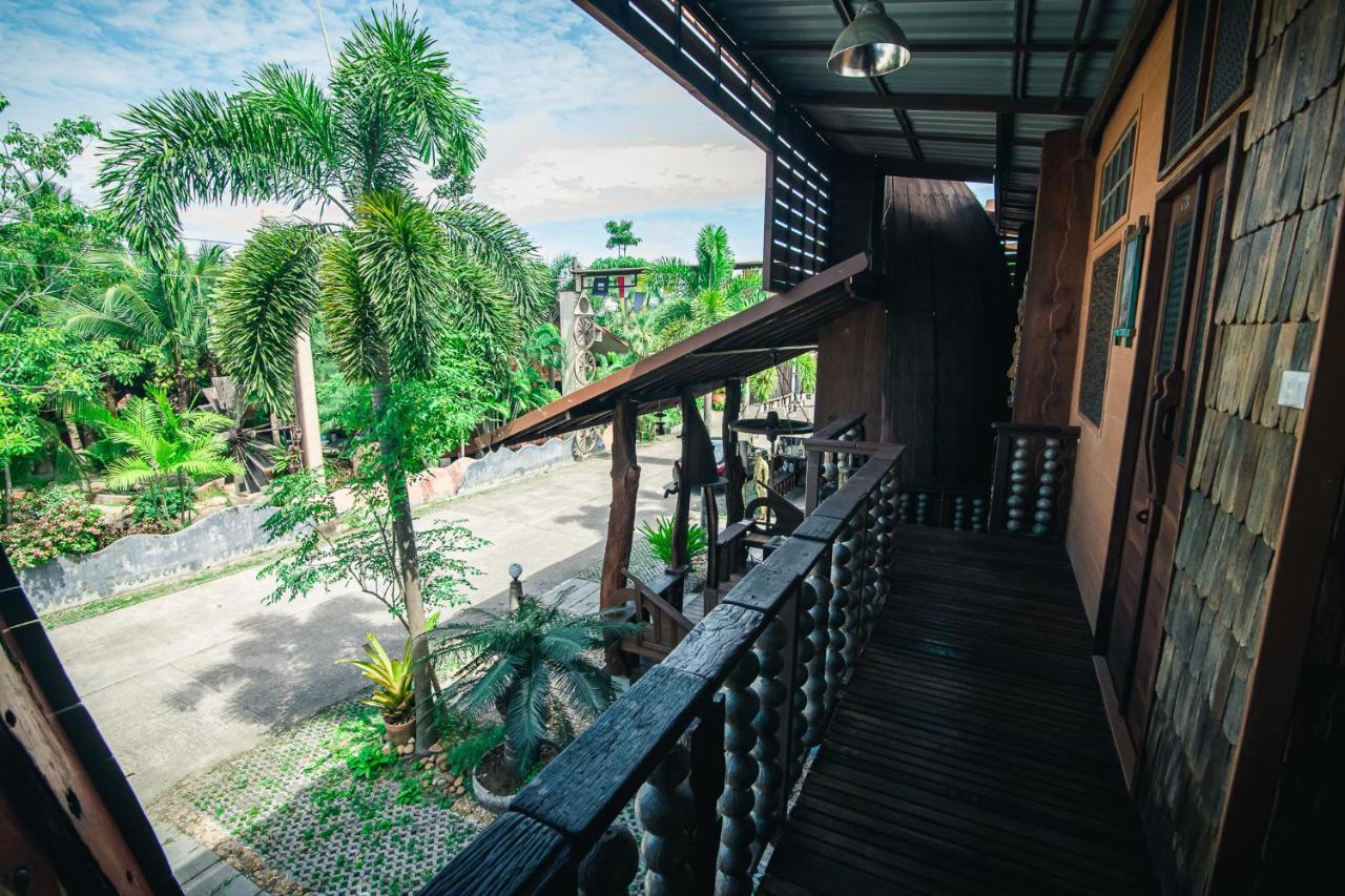 Suankaew​ Art​ Hostel​ Chonburi Exteriör bild